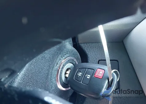 2014 Toyota Rav4 Xle z USA, uszkodzony, nr VIN 2T3WFREV6EW115044